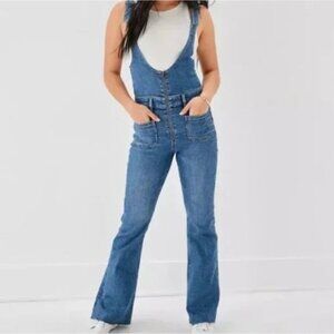 American Eagle Stretch Flare Jean Denim Overalls Front Zip 8 Regular